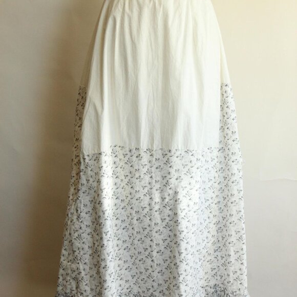 Vintage Antique 1890s Skirt, Victorian Gray and White Floral Cotton with Ruffle - Picture 3 of 10